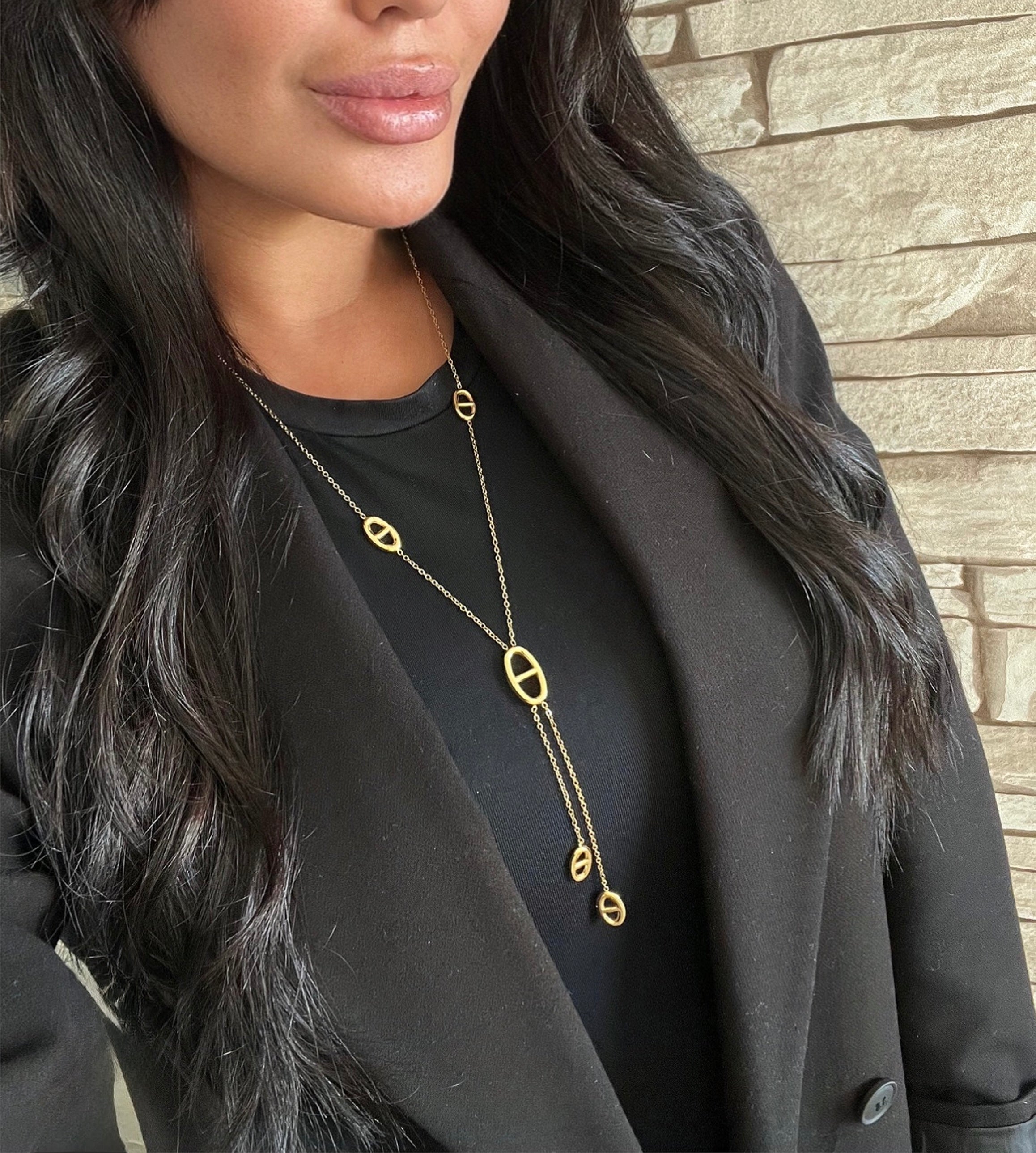 Collier Élégance Dorée — pendentif ovale en acier inoxydable